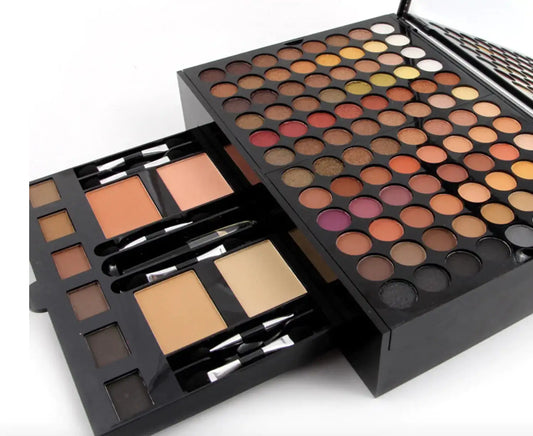Ultimate Makeup Set with brushes and eyeshadow